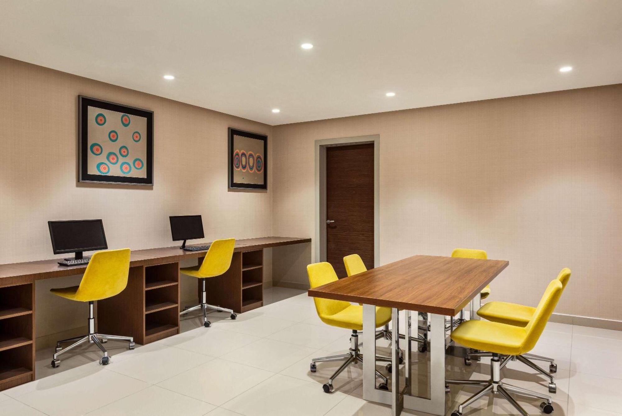 Ramada By Wyndham Makkah Zad Al Tayseer Mecca Ngoại thất bức ảnh