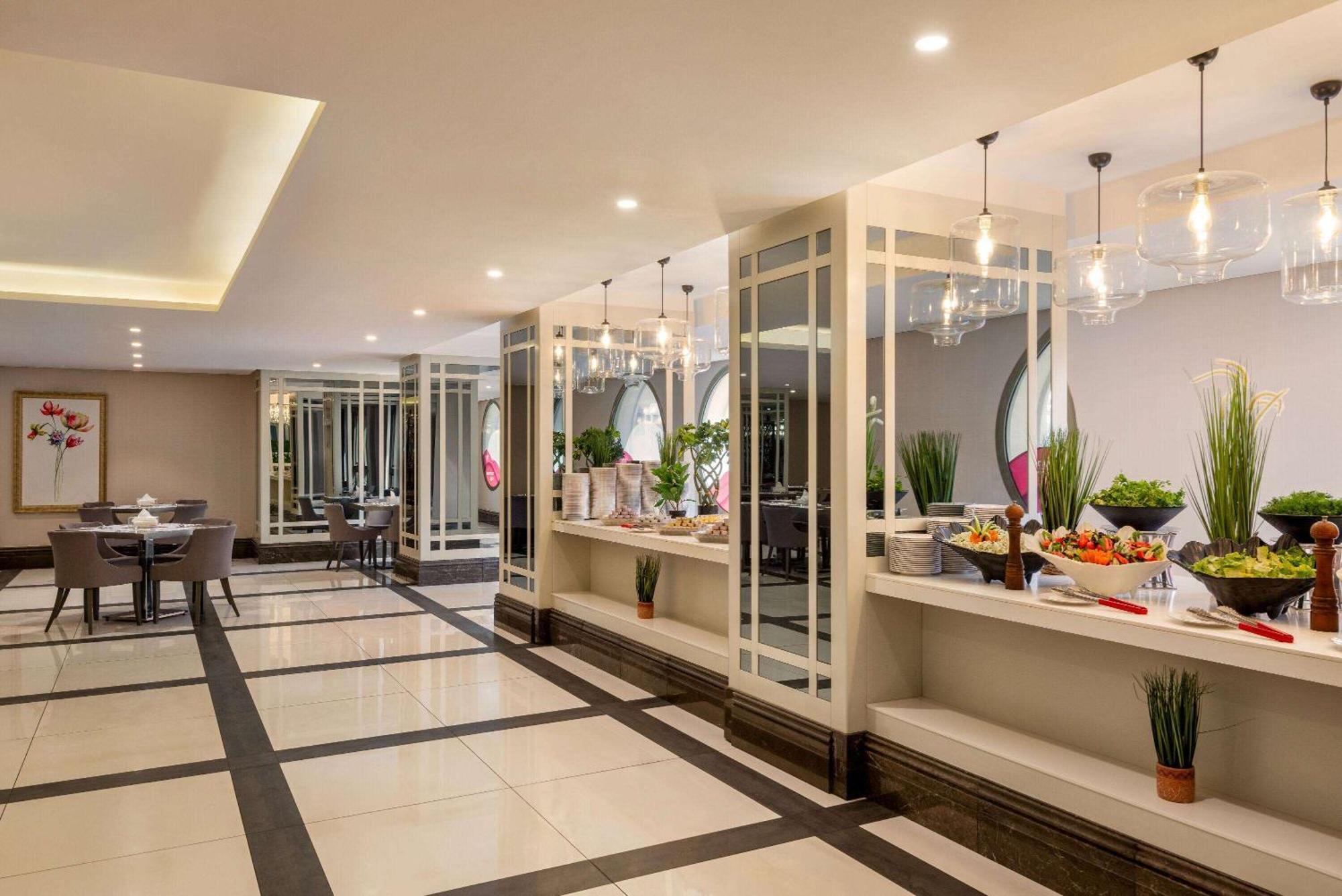 Ramada By Wyndham Makkah Zad Al Tayseer Mecca Ngoại thất bức ảnh